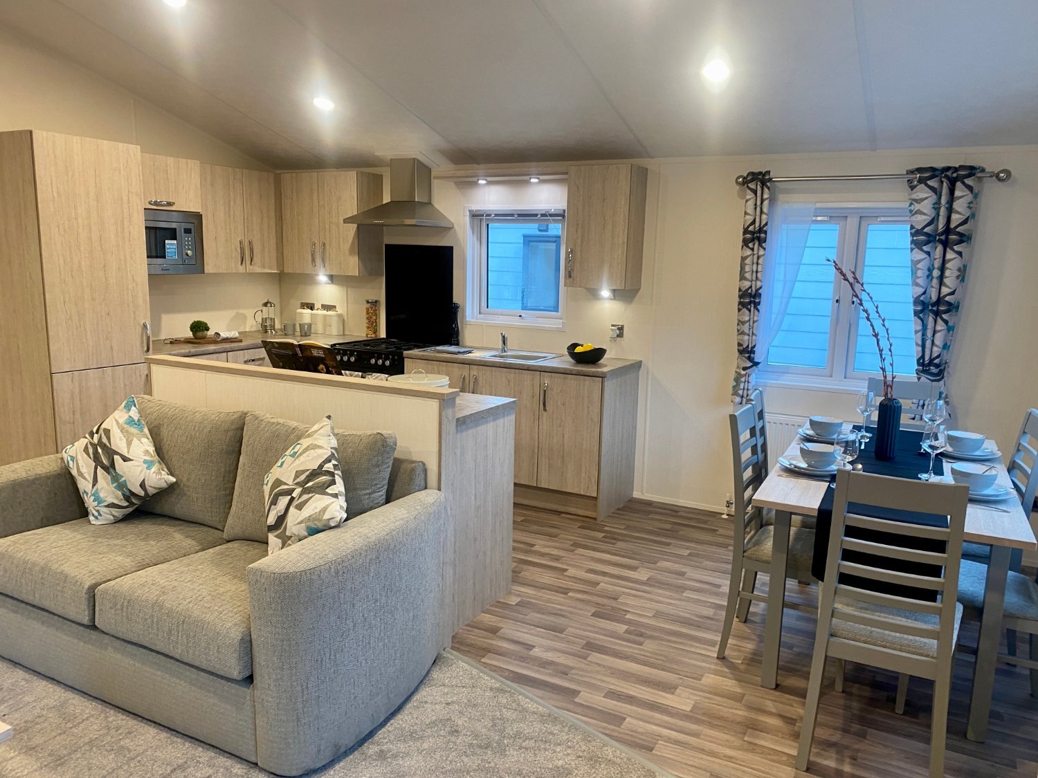 Delta Lakeside, 2 bedrooms, 2022 for sale image