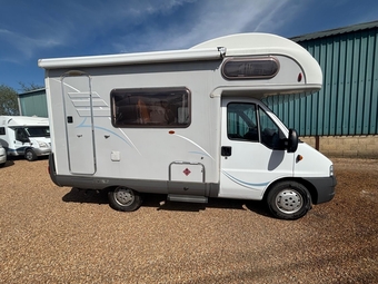 Hymer C494 2004 for sale image